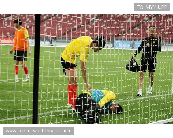 王大雷在训练中完成连续三次扑救，状态保持稳定入选国足